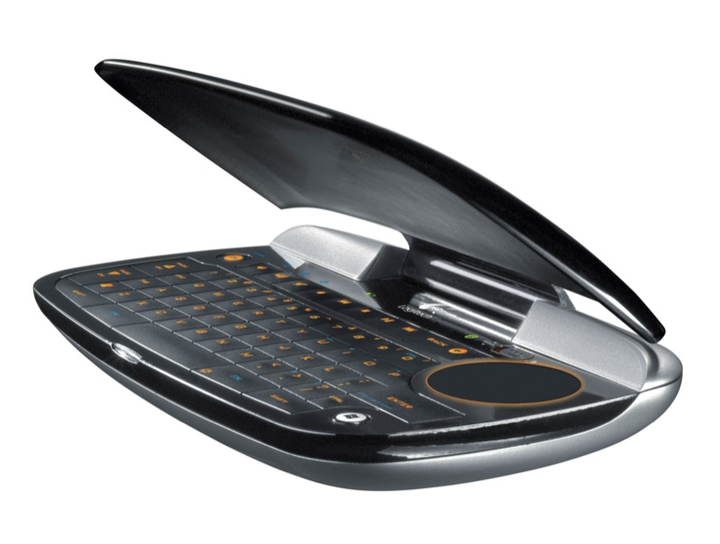 Illustration for article titled Logitech DiNovo Mini Wireless Keyboard Controls Windows Media Center and PS3